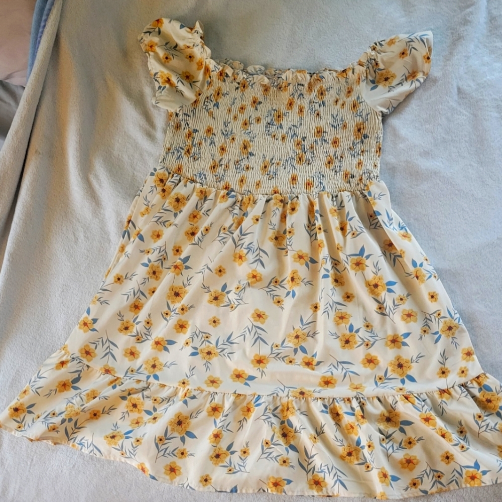 Floral sundress; Size 2X; Yellow and White